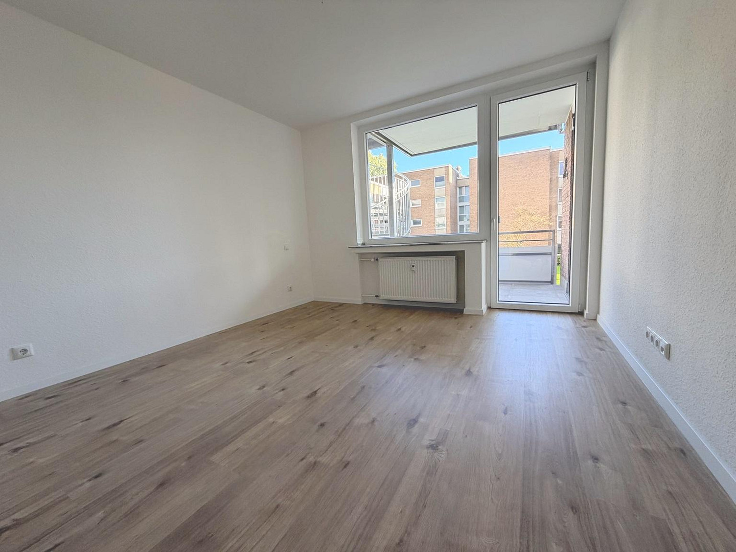 Rheinnah wohnen – sanierte 3-Zimmer-Wohnung mit Balkon & Aufzug – Foto 9