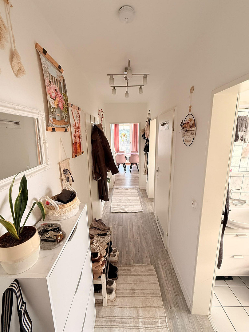 Longerich 2 Zimmer Küche Diele Bad Balkon – Foto 2