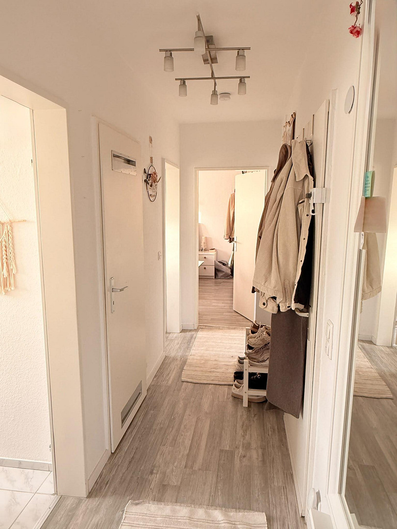 Longerich 2 Zimmer Küche Diele Bad Balkon – Foto 3