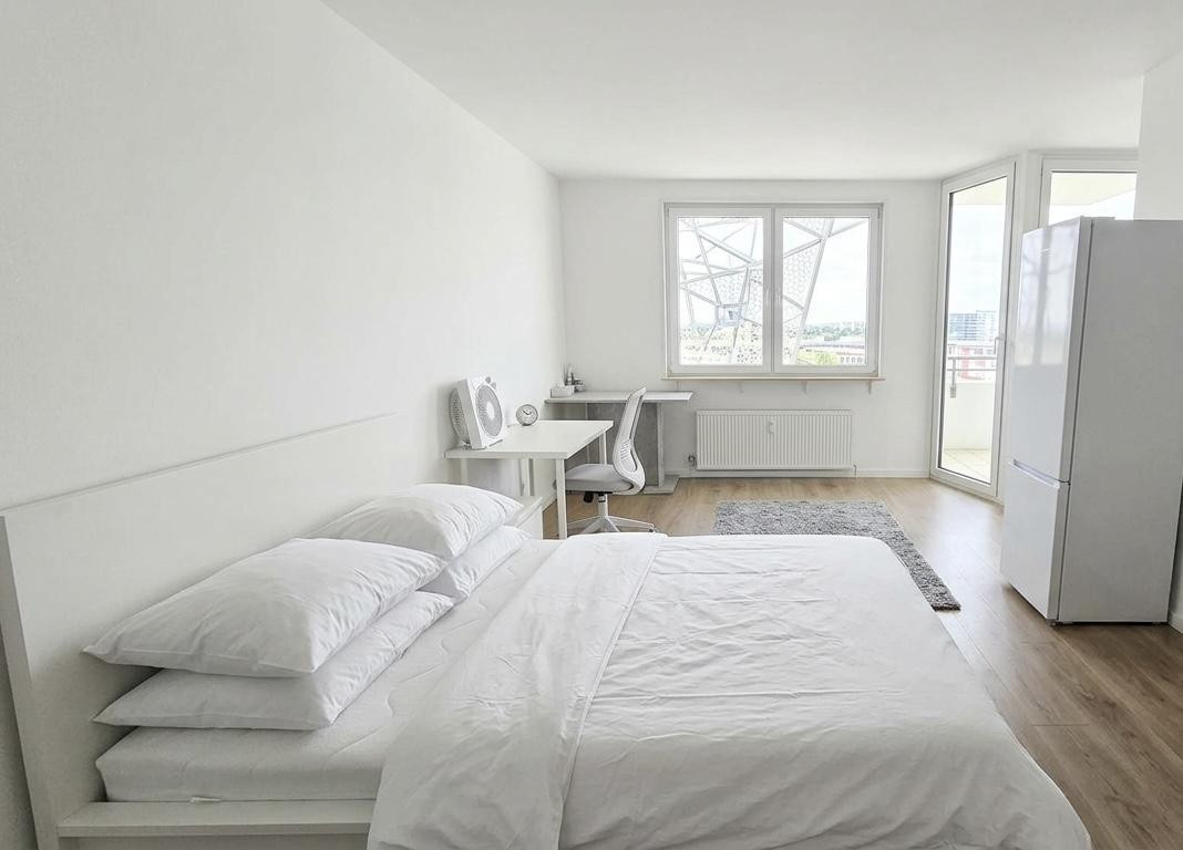 Neuwertige möblierte 1-Zimmer-Wohnung mit Balkon & Skyline-Blick in Frankfurt-Sachsenhausen – Foto 4