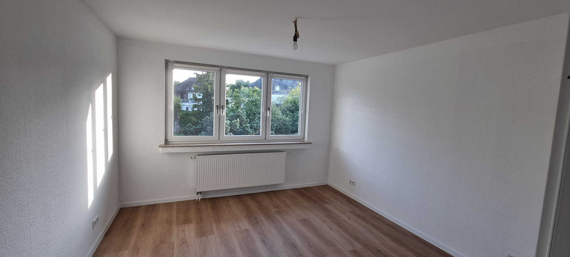 Erstbezug nach Kernsanierung: Lichtdurchflutete 2,5-Zimmer-Wohnung mit Süd-Loggia & Top-Ausstattung – Foto 13