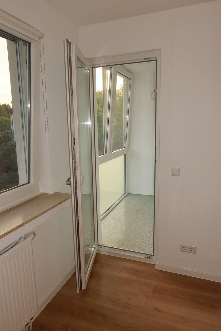 Erstbezug nach Kernsanierung: Lichtdurchflutete 2,5-Zimmer-Wohnung mit Süd-Loggia & Top-Ausstattung – Foto 29