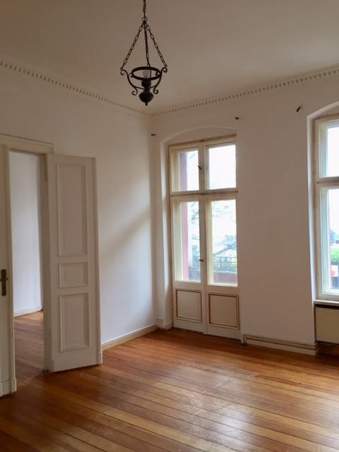 2 Zimmer Wohnung Altbau ab sofort