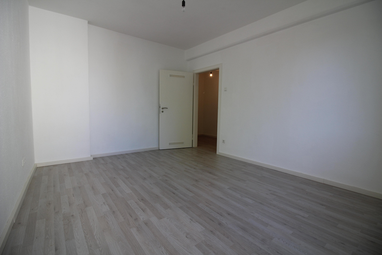 Helle 2-Zimmer-Wohnung mit offener Küche - Do-südliche Innenstadt – Foto 2