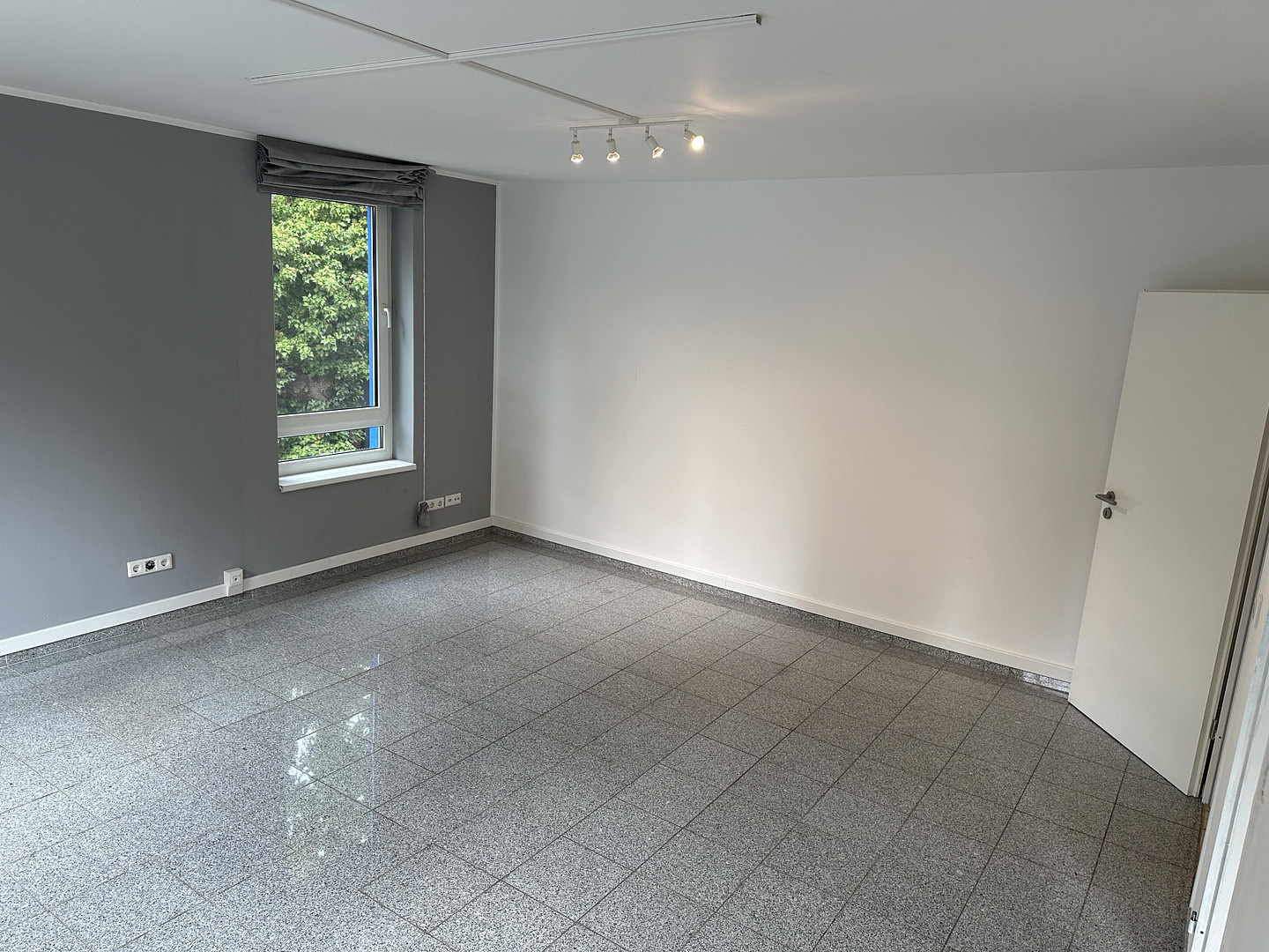 3-Zimmer-Wohnung, 80 m², mit Einbauküche in Hamburg-Sülldorf – S-Bahn-Nähe, ab sofort frei – Foto 2