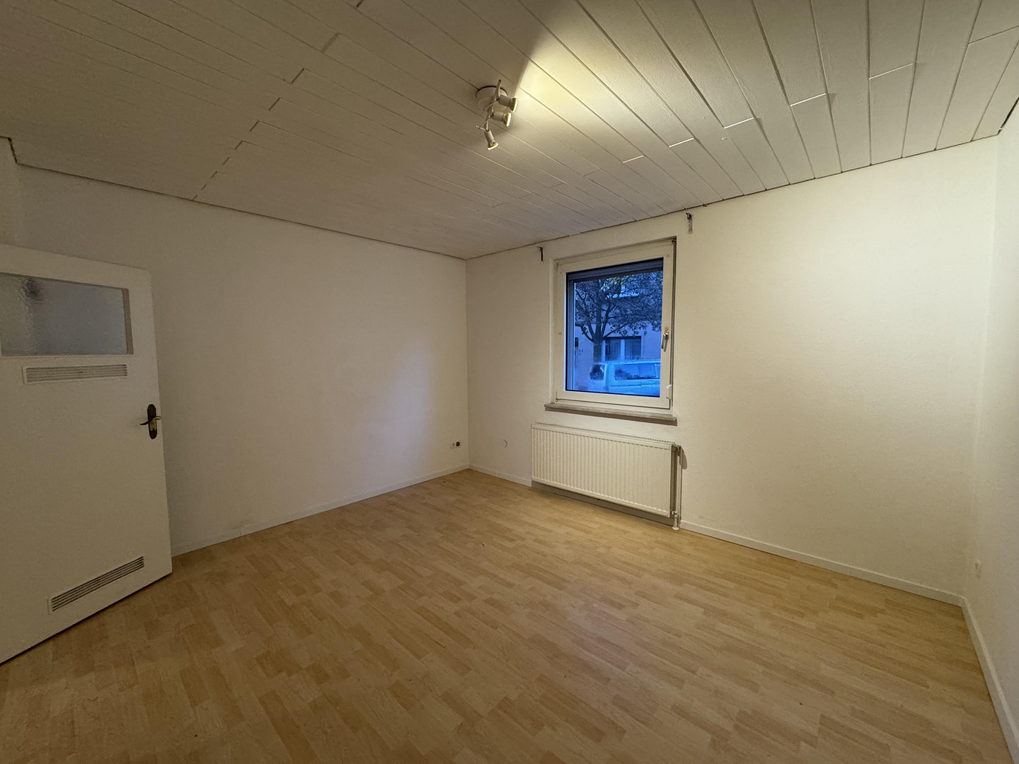 Bezugsfertige 1,5-Zimmer-Wohnung, ca. 2,5 Km von Uni & City, Garten, ruhige Sackgasse – Foto 4