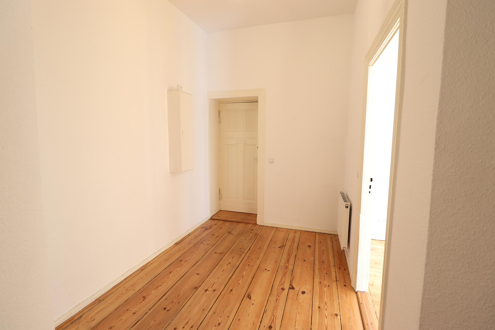 Schöne 2-Zimmer Altbauwohnung im Brüsseler Kiez – Foto 9