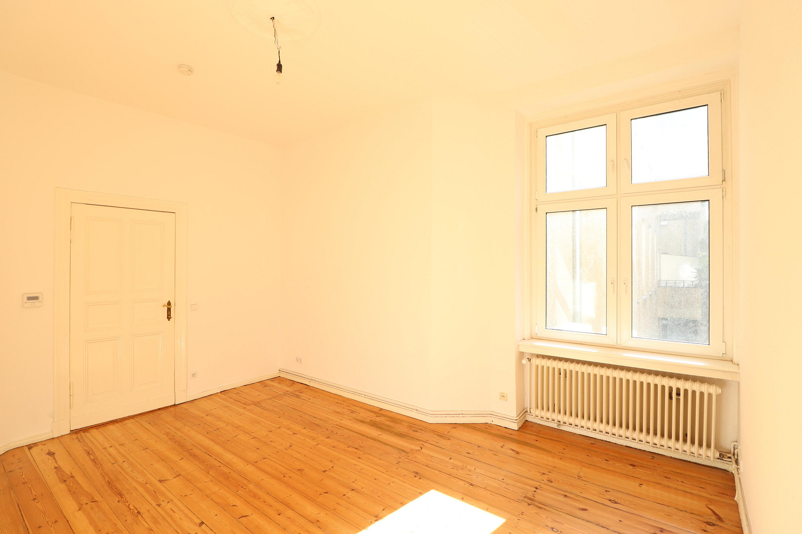 Schöne 2-Zimmer Altbauwohnung im Brüsseler Kiez
