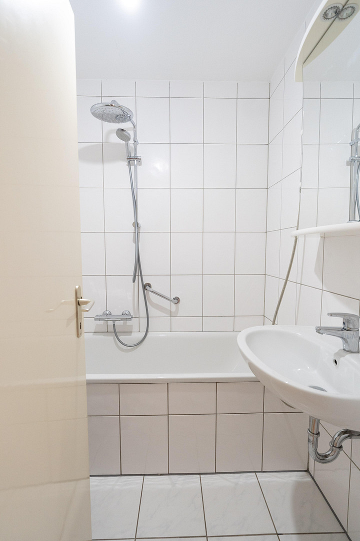 3-Zimmer-Wohnung mit zwei Balkonen in der Innenstadt von Frankfurt – Foto 7