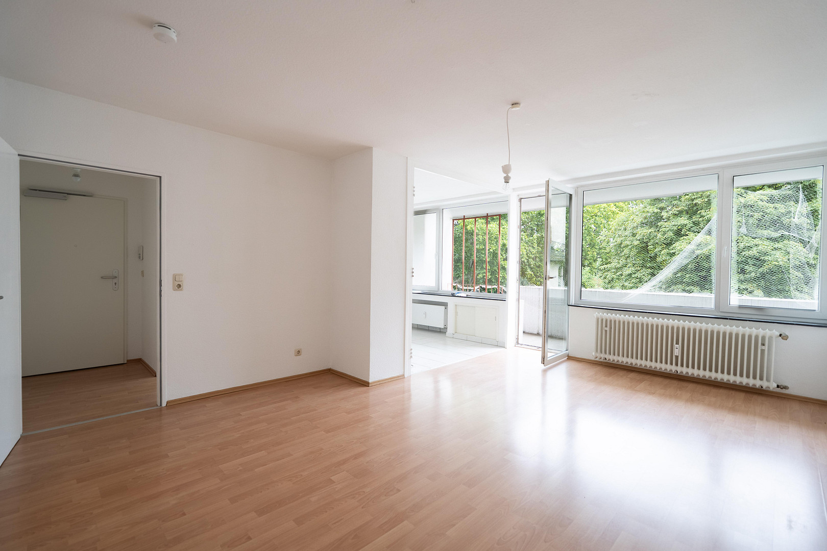 3-Zimmer-Wohnung mit zwei Balkonen in der Innenstadt von Frankfurt – Foto 2