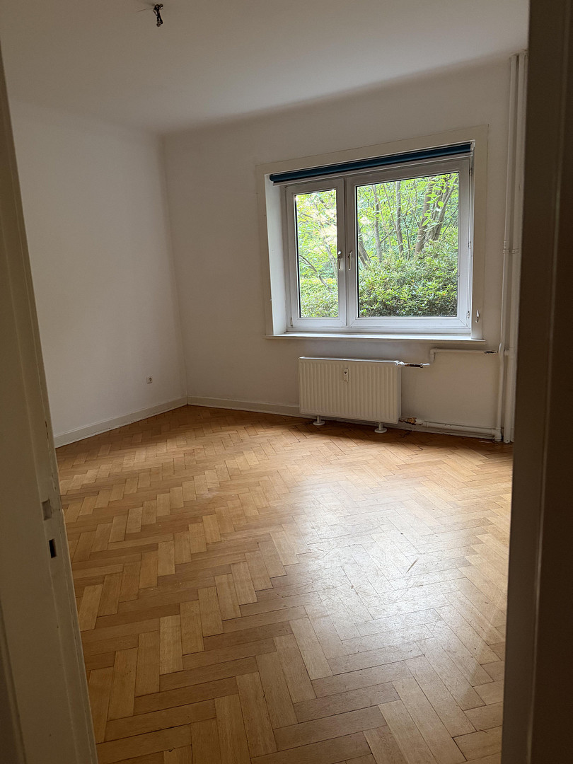 Charmante Altbauwohnung mit Fischgrätparkett, hohen Decken und großem GartenWellingsbüttel – Foto 6