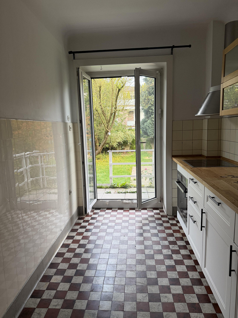 Charmante Altbauwohnung mit Fischgrätparkett, hohen Decken und großem GartenWellingsbüttel – Foto 11