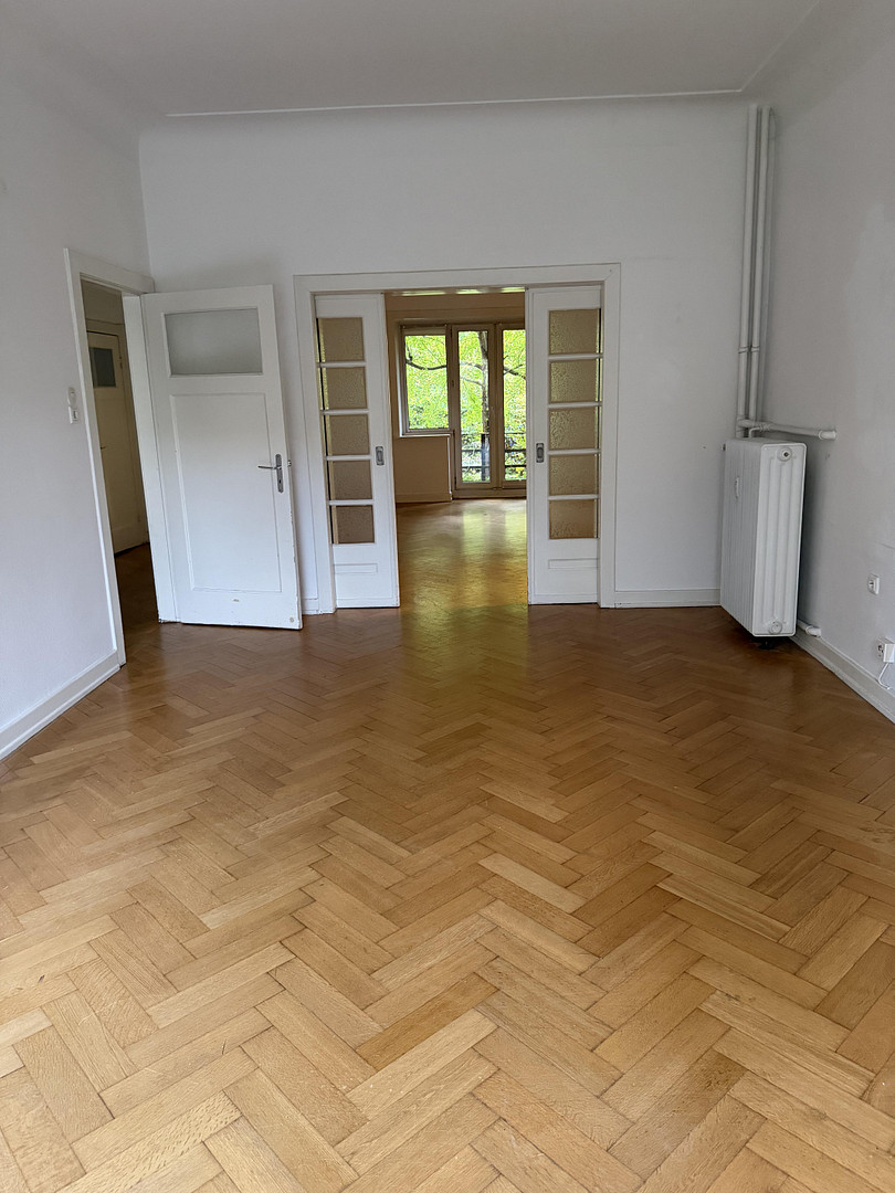 Charmante Altbauwohnung mit Fischgrätparkett, hohen Decken und großem GartenWellingsbüttel – Foto 5