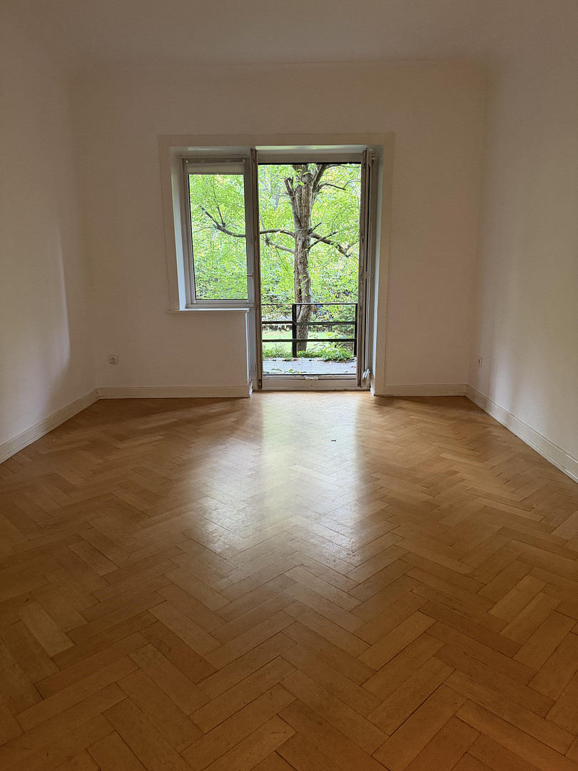 Charmante Altbauwohnung mit Fischgrätparkett, hohen Decken und großem GartenWellingsbüttel – Foto 2