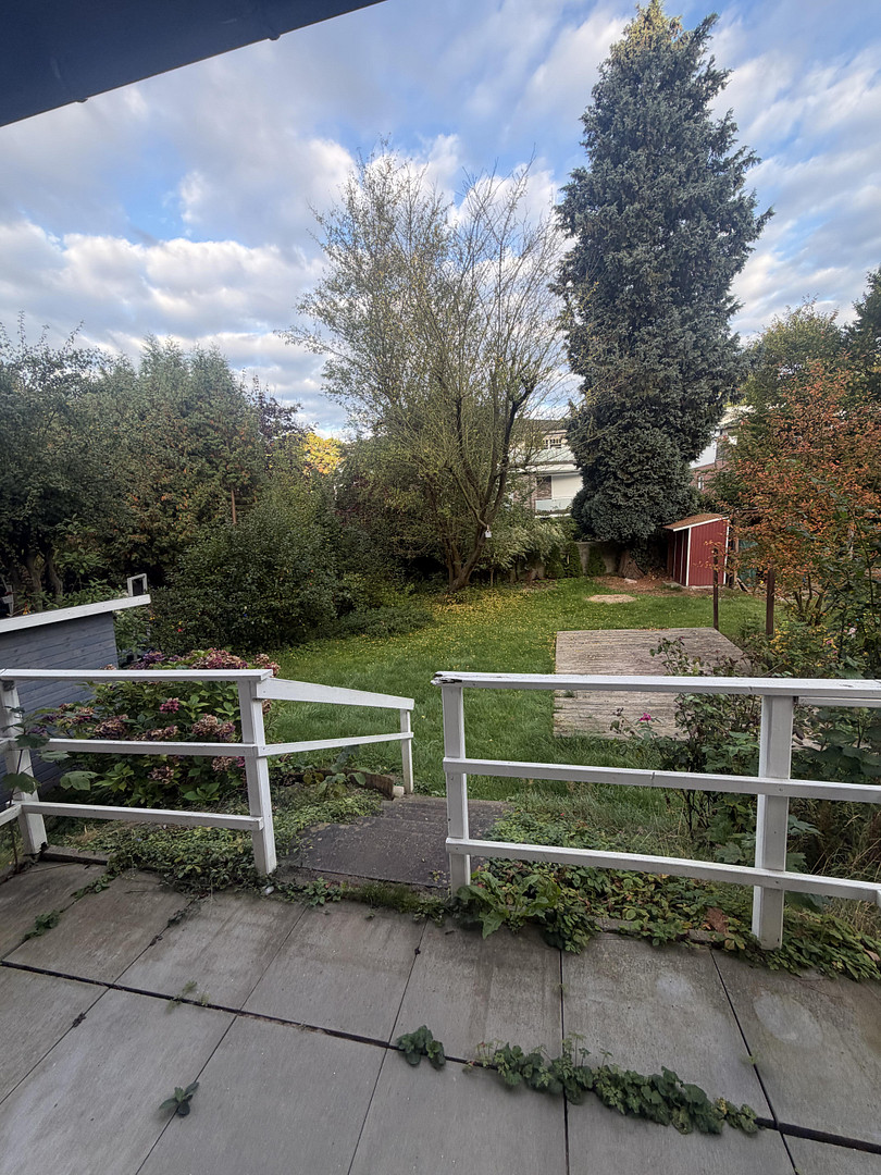 Charmante Altbauwohnung mit Fischgrätparkett, hohen Decken und großem GartenWellingsbüttel – Foto 12