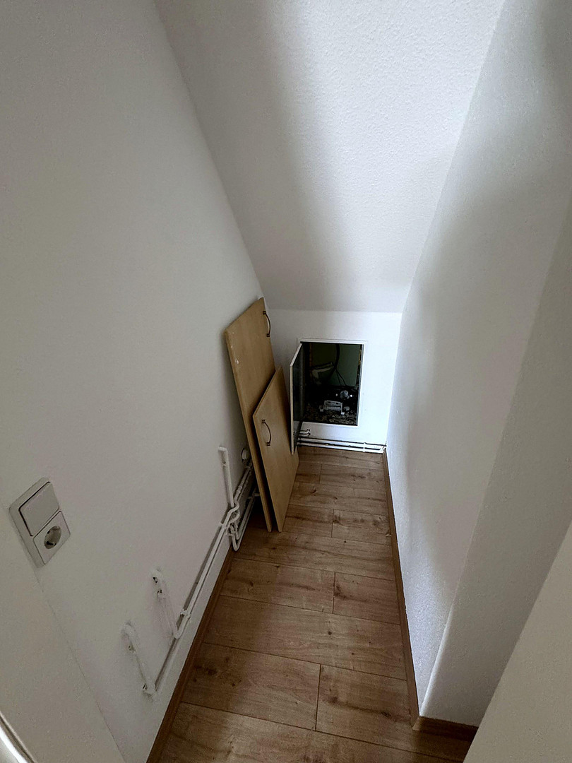 Helle 2-Zimmer-Dachgeschosswohnung mit Einbauküche (neue Geräte) nahe S-Bahn Paunsdorf – Foto 16