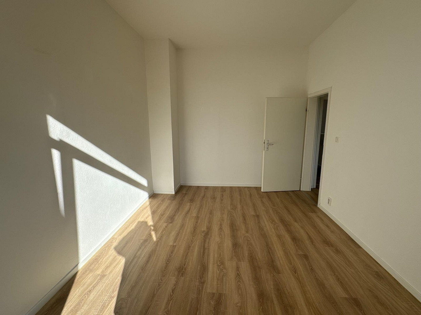 3-ZKB in Ffm-Sachsenhausen in AB-Balkon-EBK – Foto 15