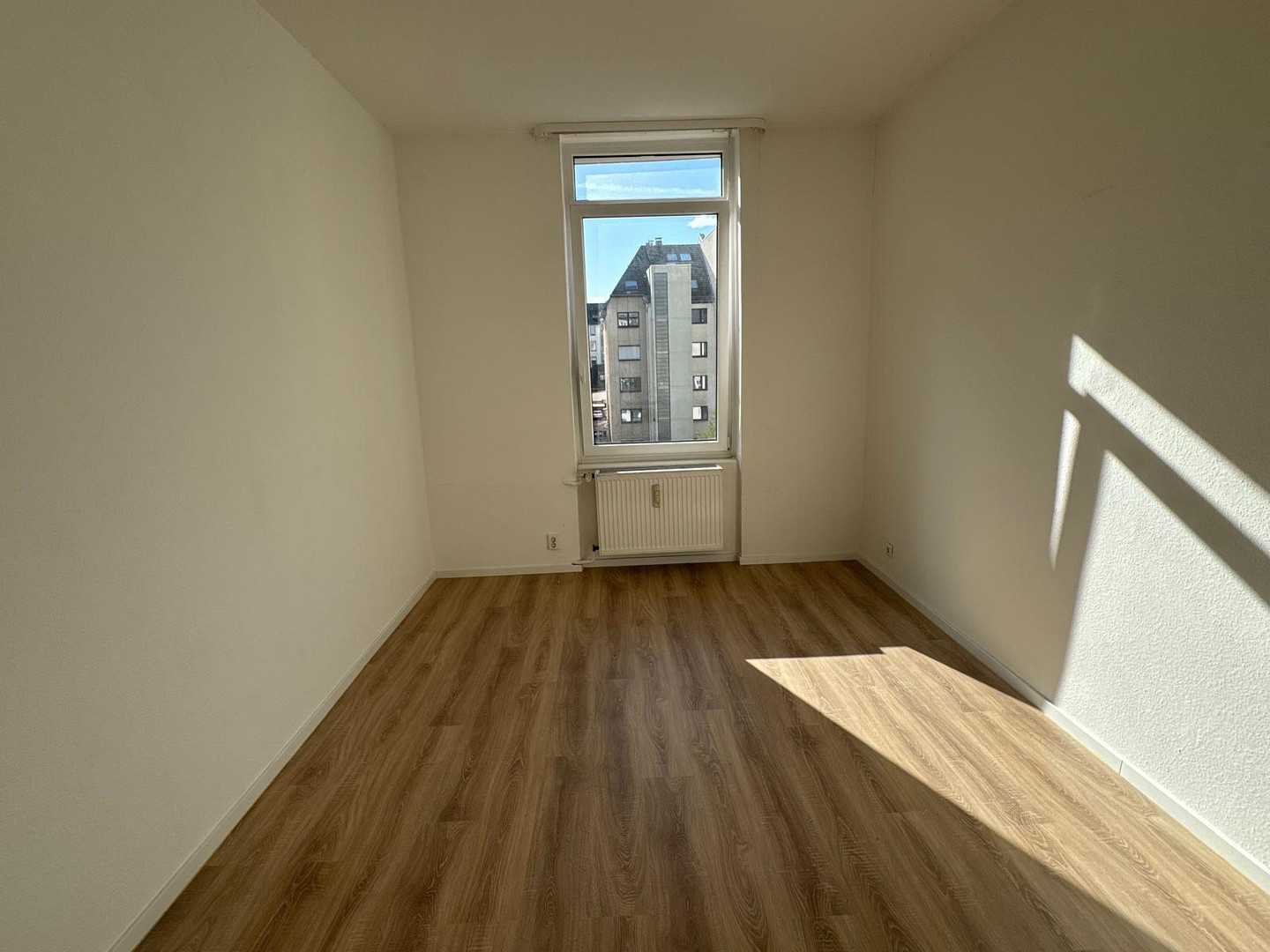 3-ZKB in Ffm-Sachsenhausen in AB-Balkon-EBK – Foto 16