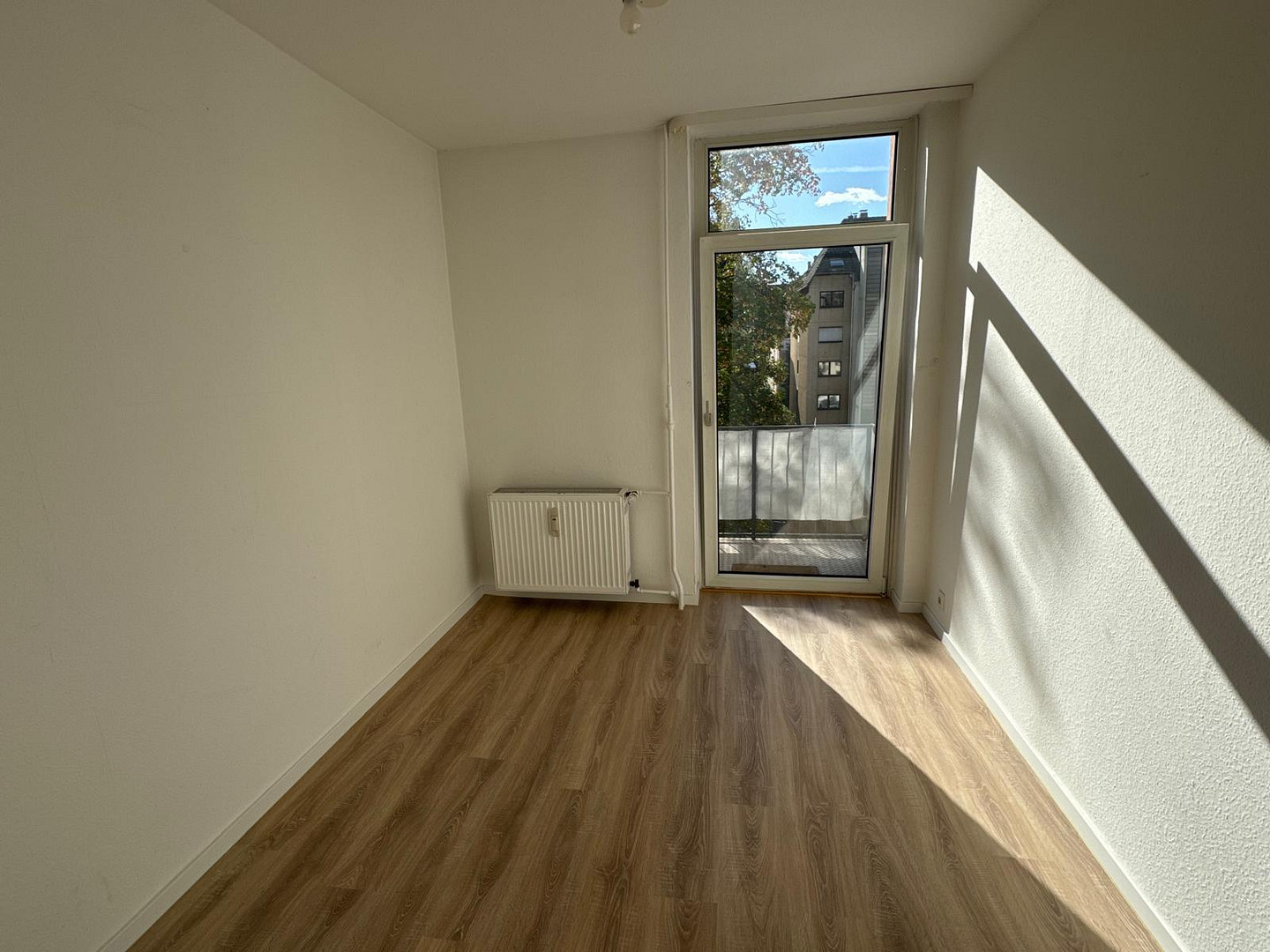 3-ZKB in Ffm-Sachsenhausen in AB-Balkon-EBK – Foto 13