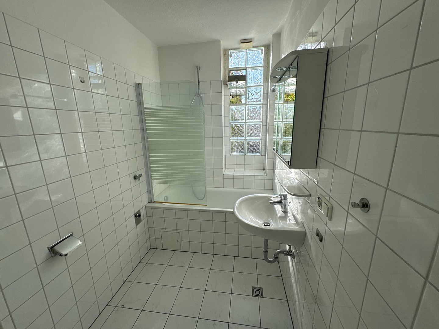 3-ZKB in Ffm-Sachsenhausen in AB-Balkon-EBK – Foto 7