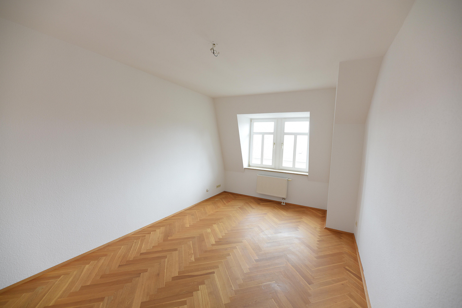 Regierungsviertel: Schöne 2-Raumwohnung im sanierten Altbau WB 4.OG links E11 – Wilhelm-Buck-Str. 19, 1097 Dresden(Neustadt) – Vorschaubild 2