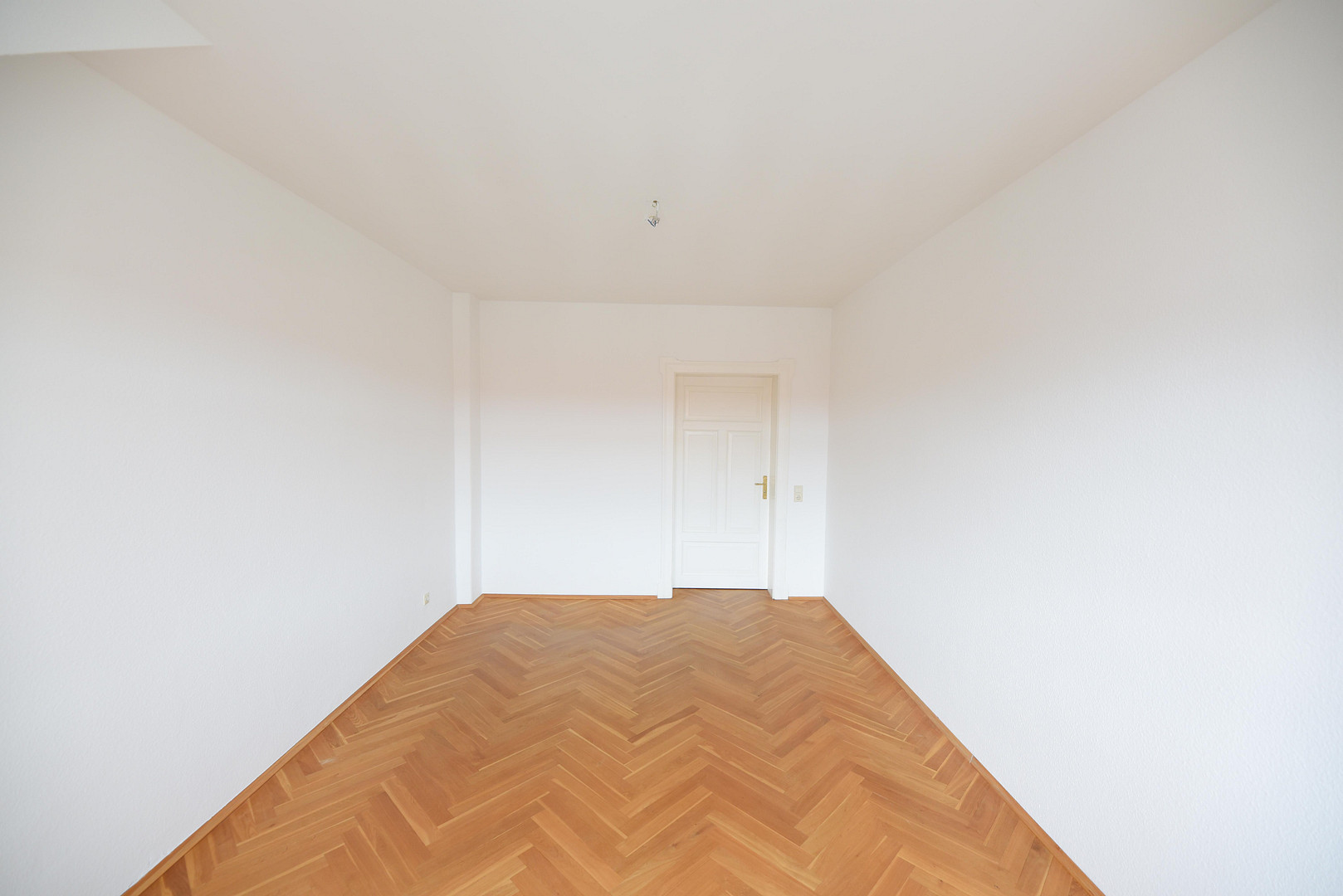 Regierungsviertel: Schöne 2-Raumwohnung im sanierten Altbau WB 4.OG links E11 – Wilhelm-Buck-Str. 19, 1097 Dresden(Neustadt) – Vorschaubild 3