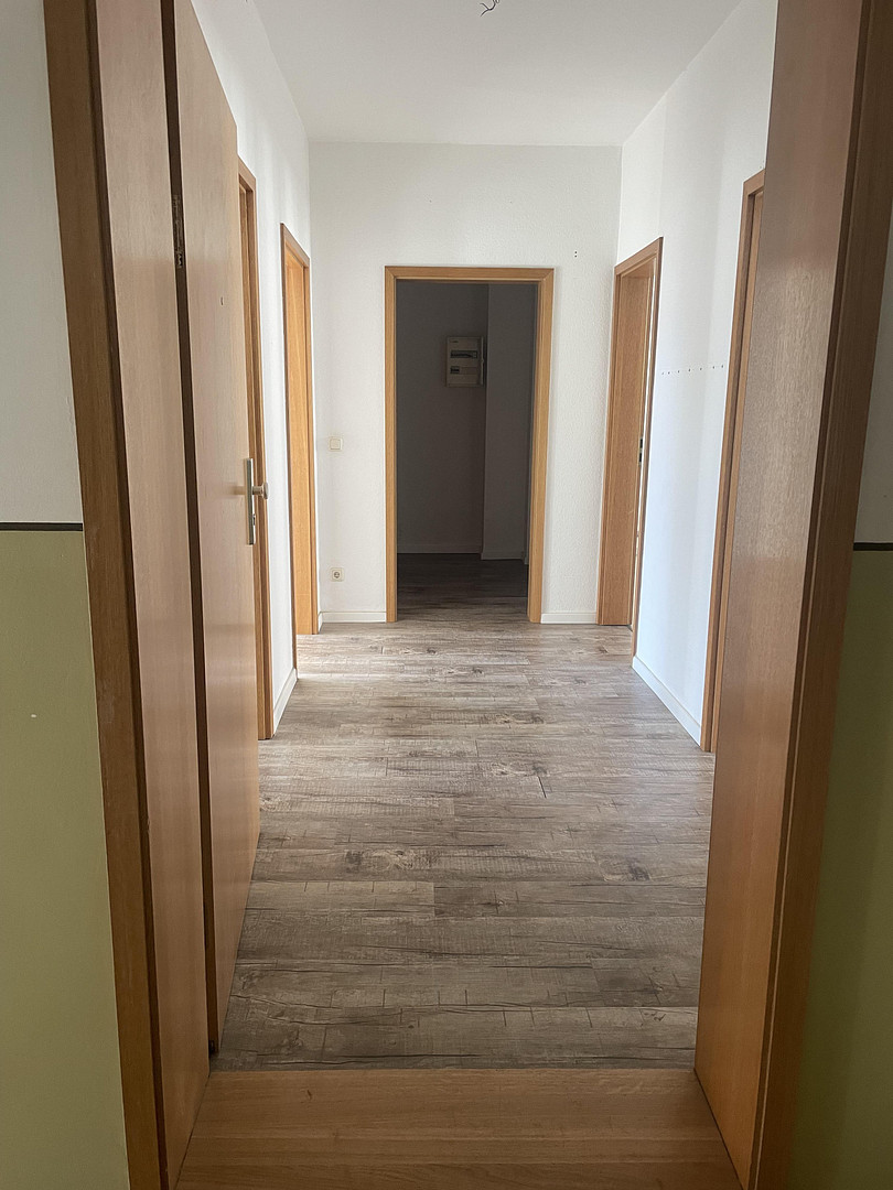 Helle, großzügige 3-Zimmer-Wohnung mit Balkon, Aufzug und Hofstellplatz in Leipzig-Volkmarsdorf – Hildegardstr. 40, 4315 Leipzig(Volkmarsdorf) – Vorschaubild 5