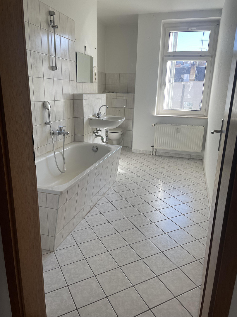 Helle, großzügige 3-Zimmer-Wohnung mit Balkon, Aufzug und Hofstellplatz in Leipzig-Volkmarsdorf – Hildegardstr. 40, 4315 Leipzig(Volkmarsdorf) – Vorschaubild 6