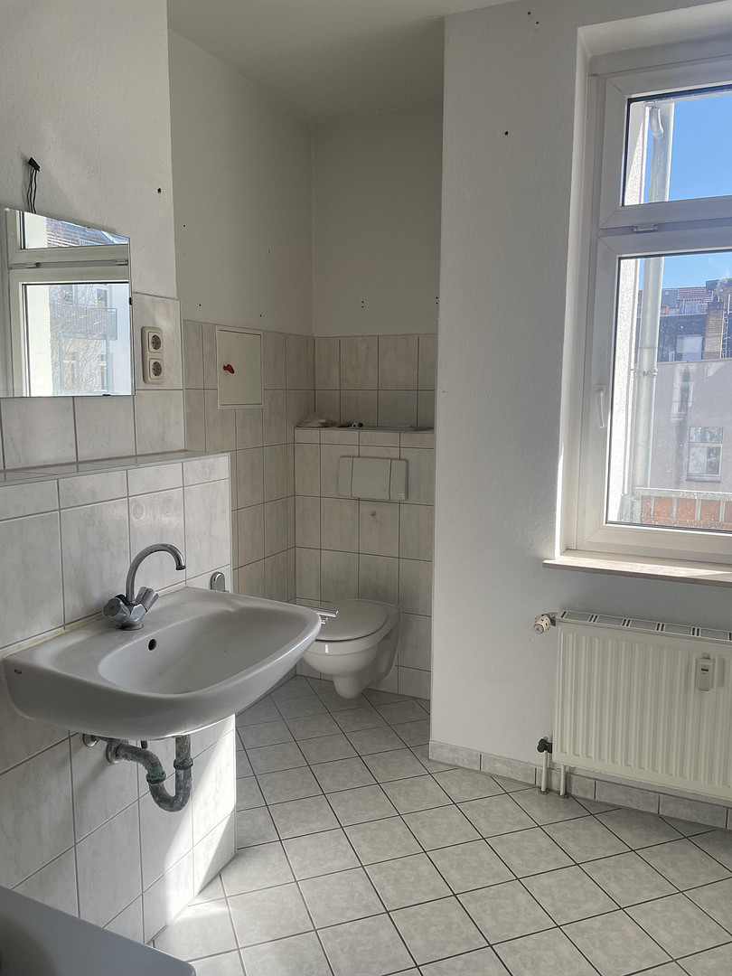 Helle, großzügige 3-Zimmer-Wohnung mit Balkon, Aufzug und Hofstellplatz in Leipzig-Volkmarsdorf – Hildegardstr. 40, 4315 Leipzig(Volkmarsdorf) – Vorschaubild 4
