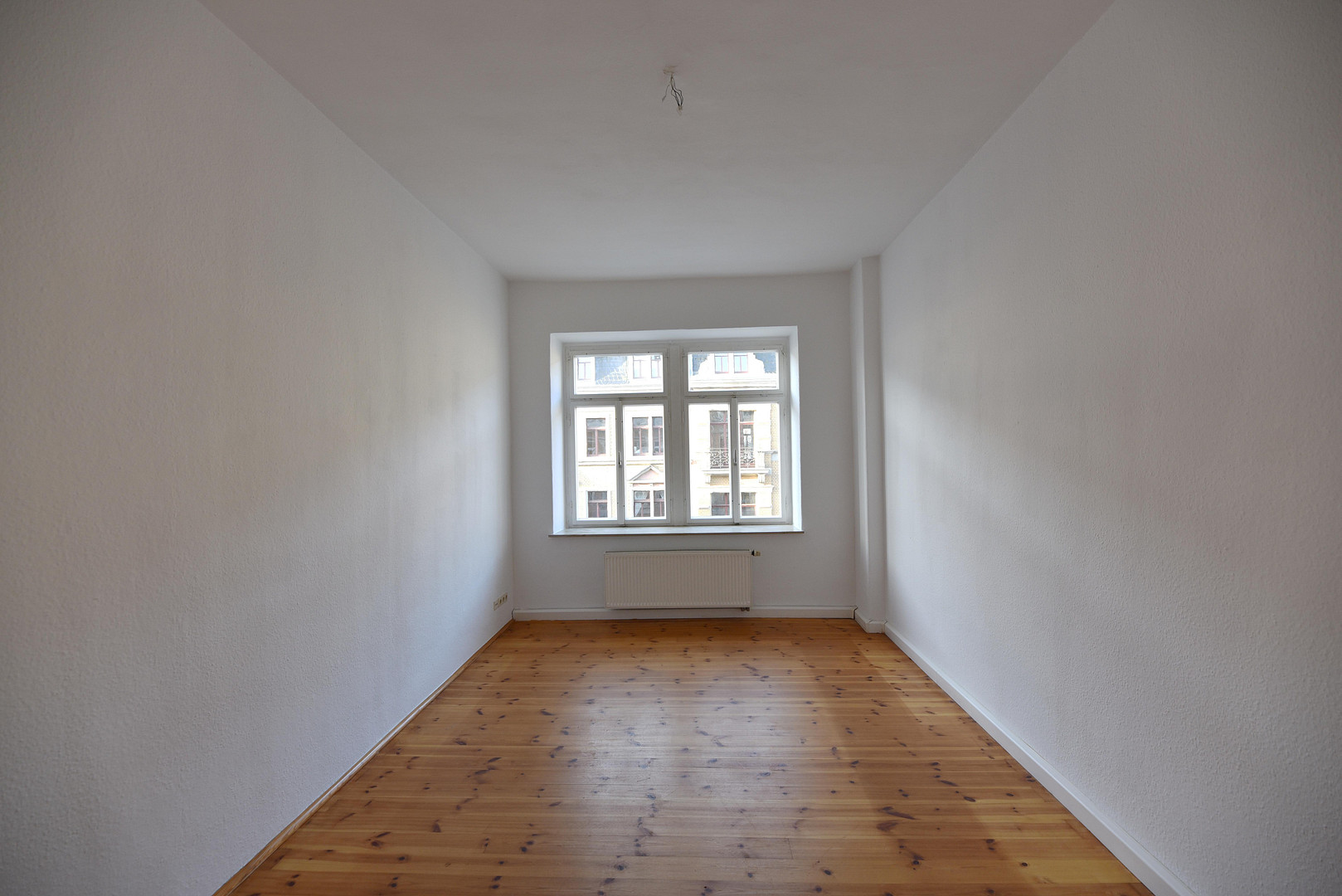 Johannstadt, Nähe Medak, Schöne 4-Raum-Wohnung mit Dielenfußboden und Balkon – Hertelstraße 16, 1307 Dresden(Altstadt) – Vorschaubild 3