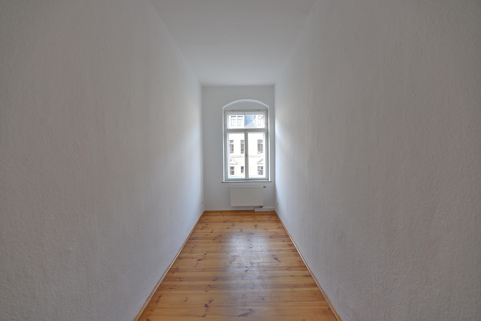 Johannstadt, Nähe Medak, Schöne 4-Raum-Wohnung mit Dielenfußboden und Balkon – Hertelstraße 16, 1307 Dresden(Altstadt) – Vorschaubild 2