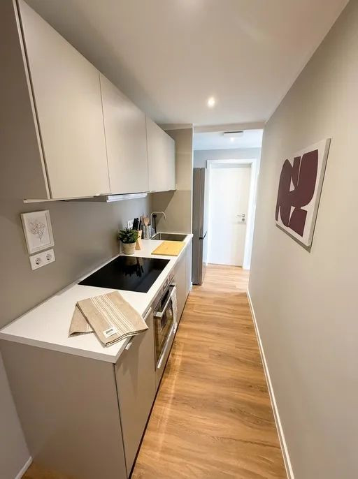 Erstbezug! Möbliertes Zimmer mit eigenem Balkon in frisch sanierter 4er-WG – Schweinauer Straße 51, 90439 Nürnberg(St. Leonhard) – Vorschaubild 4