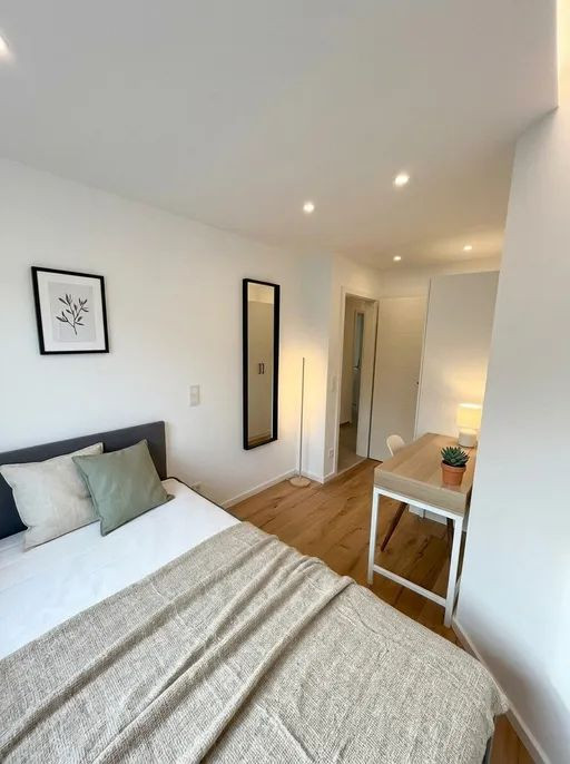 Möblierte WG-Zimmer im Erdgeschoss - 4 hochwertig möblierte Zimmer in einer frisch sanierten 4er-WG · Wohnung 117 - in München Obergiesing-Fasangarten – Wirtstraße 21, 81539 München(Obergiesing) – Vorschaubild 2