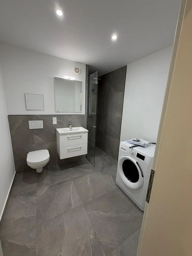 Möblierte WG-Zimmer im Erdgeschoss - 4 hochwertig möblierte Zimmer in einer frisch sanierten 4er-WG · Wohnung 117 - in München Obergiesing-Fasangarten – Wirtstraße 21, 81539 München(Obergiesing) – Vorschaubild 6