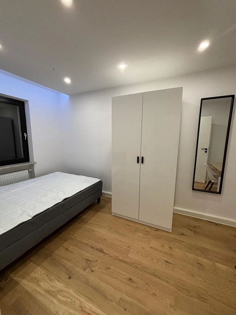 Helles, stylisches Zimmer in zentral gelegener WG – Nürnberg – Linnestraße 22, 90443 Nürnberg(Steinbühl) – Vorschaubild 2