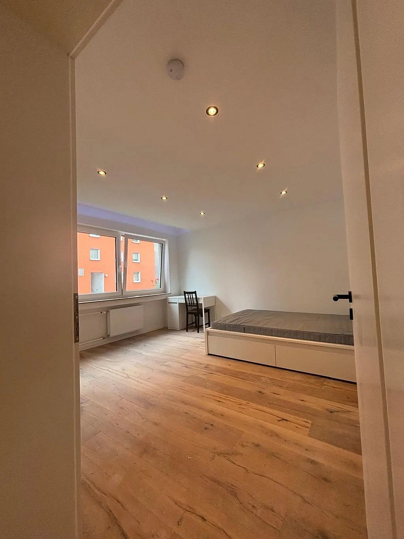 Möbliertes stylisches 20 m² Zimmer mit Balkon in guter Lage – Sybelstraße 6, 90461 Nürnberg(St. Peter) – Vorschaubild 2