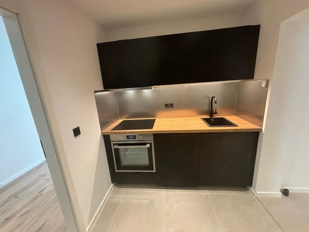 Möbliertes stylisches 20 m² Zimmer mit Balkon in guter Lage – Sybelstraße 6, 90461 Nürnberg(St. Peter) – Vorschaubild 3