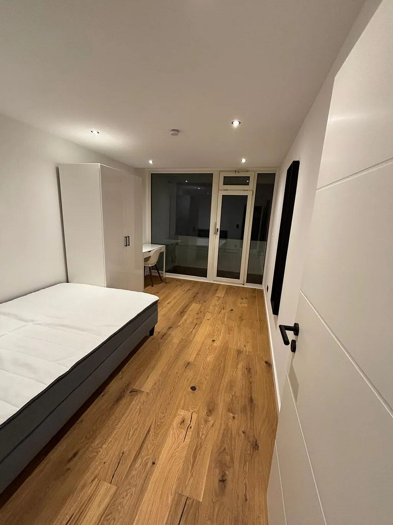 Schönes WG Zimmer in Fürstenried! – Kreuzhofstraße 6, 81476 München(Fürstenried) – Vorschaubild 4