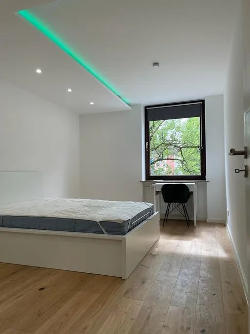 Schwabing! Schönes und großes WG Zimmer mit eigenem Balkon! – Leopoldstraße 138, 80804 München(Schwabing) – Vorschaubild 5
