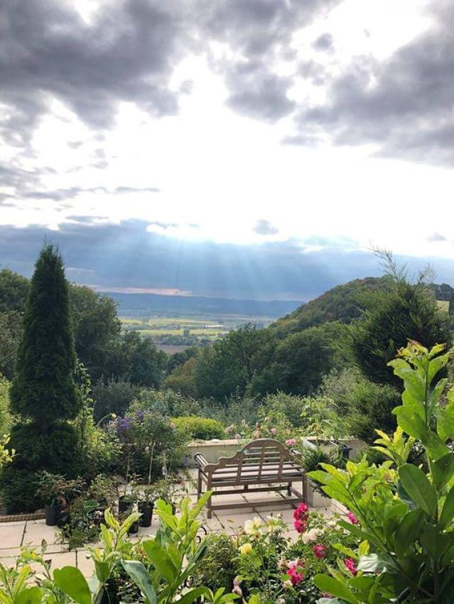 Exklusiv zum Verkauf: Villa im Weserbergland – Repräsentative Lage mit unverbaubarer Aussicht