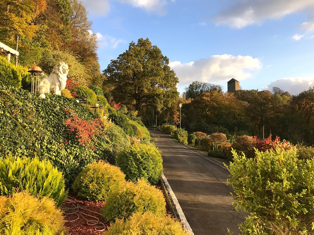Exklusiv zum Verkauf: Villa im Weserbergland – Repräsentative Lage mit unverbaubarer Aussicht – Rinteln(Schaumburg) – Vorschaubild 5