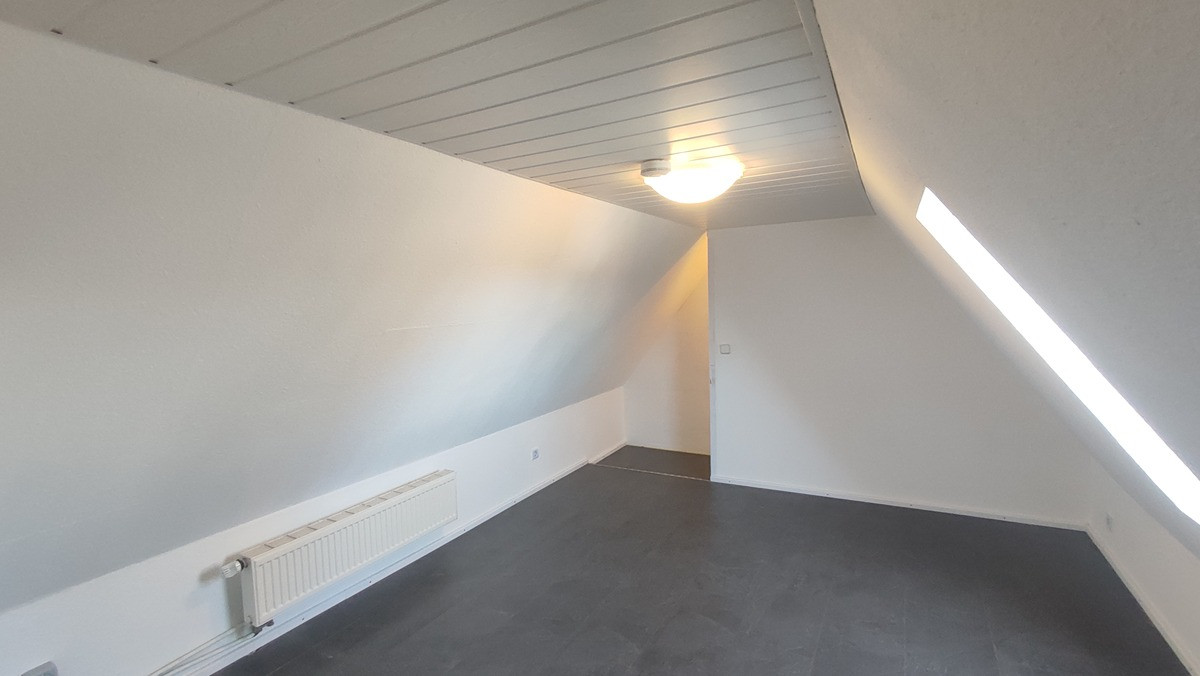 Charmantes Reihenhaus mit Garten, Hochterrasse & Einbauküche – Schnedermannstrasse 69, 26721 Emden – Vorschaubild 16