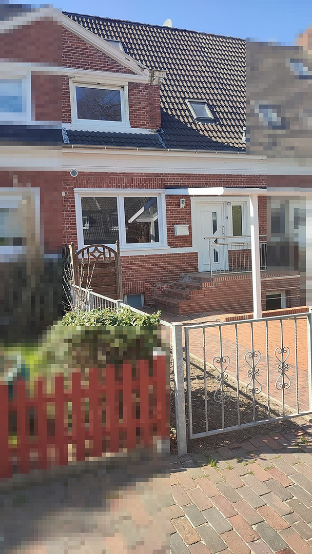 Charmantes Reihenhaus mit Garten, Hochterrasse & Einbauküche – Schnedermannstrasse 69, 26721 Emden – Vorschaubild 2