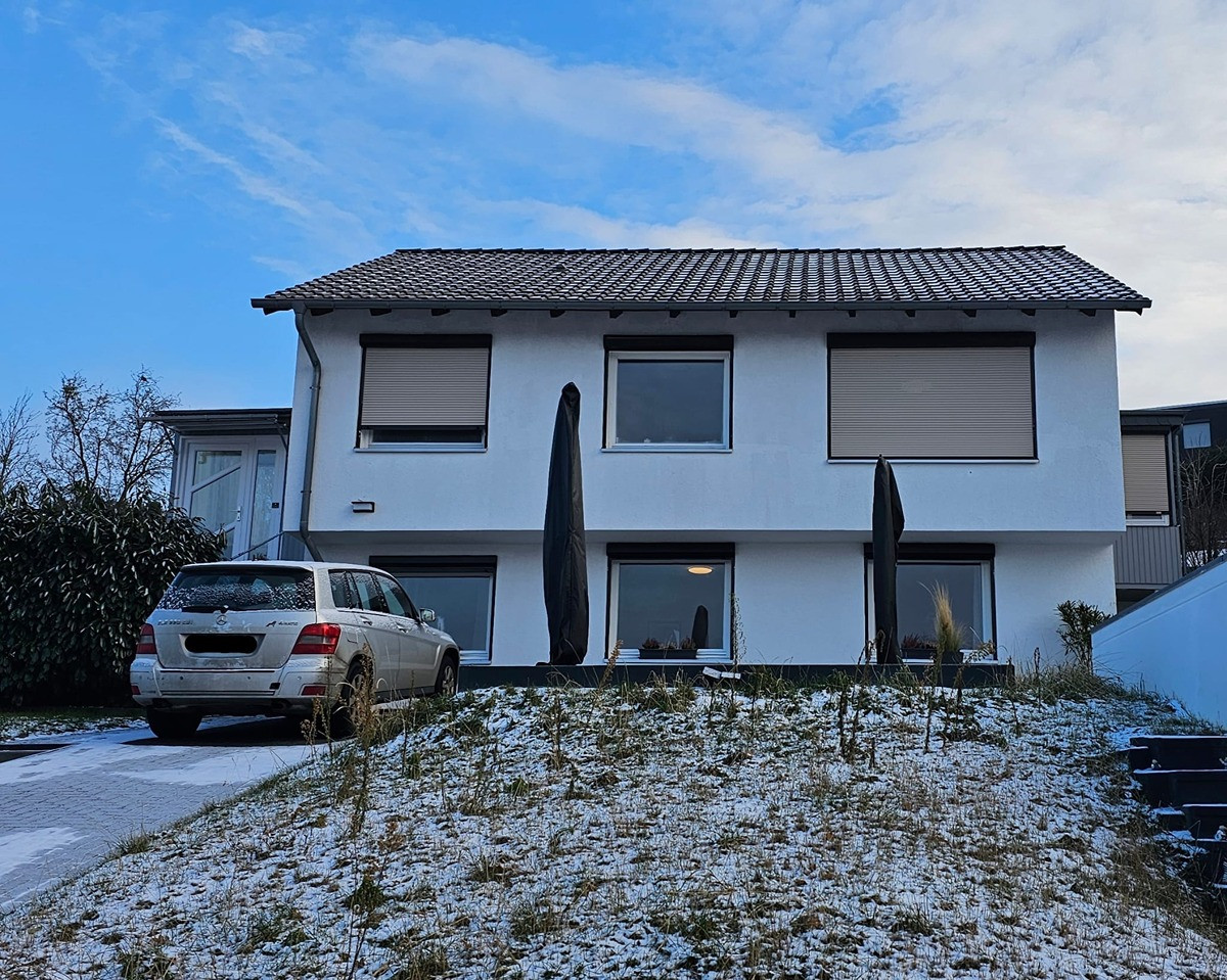 Modernes Traumhaus - 2 Wohneinheiten, charmante Hanglage und Panoramablick