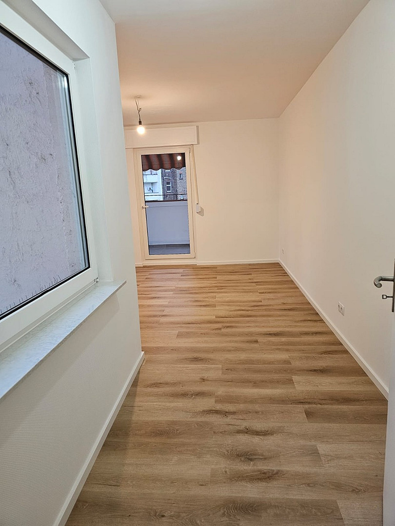 Direktverkauf: Herrschaftliche 5 ZW mit Balkon, Nähe Hafeninsel Offenbach – 63065 Offenbach am Main – Vorschaubild 4
