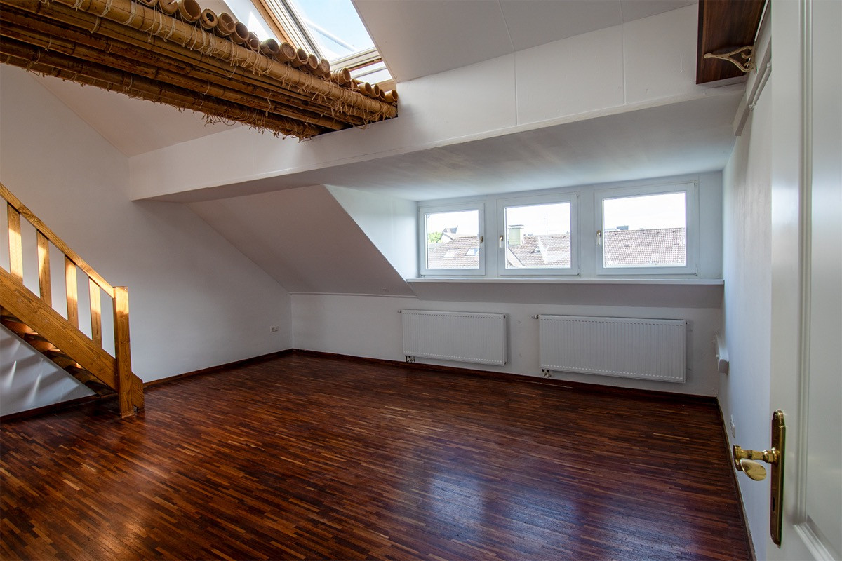 Exklusive Dachgeschosswohnung mit Dachterrasse, Empore und Altbaucharme – Oberstraße 9, 52070 Aachen – Vorschaubild 2