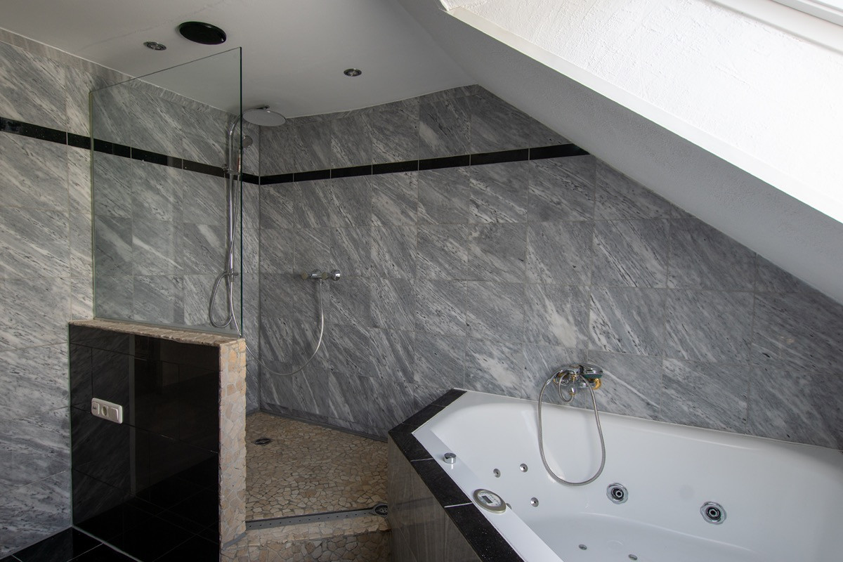 Exklusive Dachgeschosswohnung mit Dachterrasse, Empore und Altbaucharme – Oberstraße 9, 52070 Aachen – Vorschaubild 19