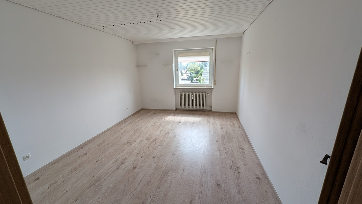 Top gepflegte 3,5 Zimmerwohnung Oberhaunstadt in City Nähe – Gratzerstraße 21, 85055 Ingolstadt(Oberhaunstadt) – Vorschaubild 3