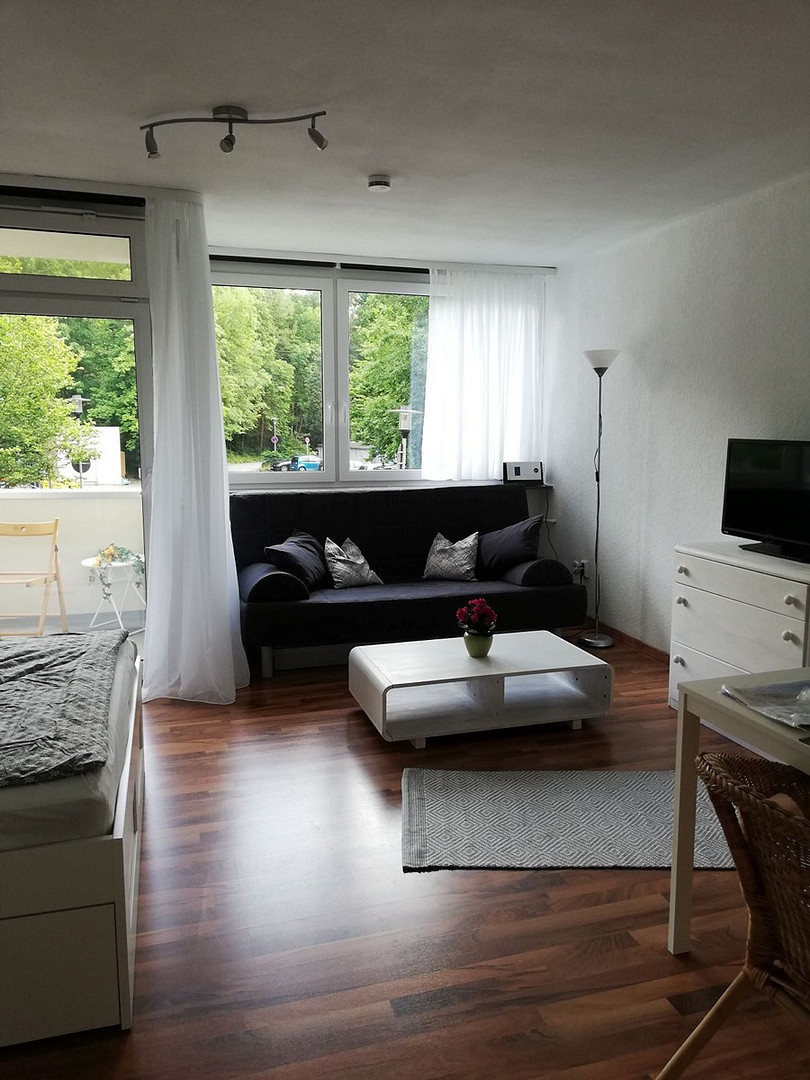 Voll ausgestattete Etagenwohnung, zentrale Stadtlage in Krankenhausnähe, sofort frei, von privat