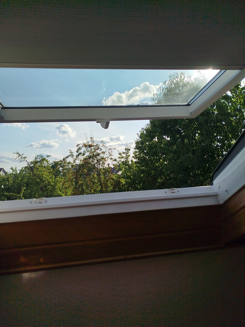 Liebevoll modernisierte DG-Wohnung mit hochwertiger Qualitätsküche, Garten & zusätzlichem Dachzimmer  - Privatverkauf, keine Maklerprovision – Karlsbad Spielberg(Spielberg) – Vorschaubild 3